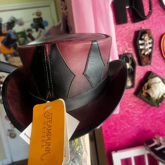 Steampunk hatter M Quinn - Picture 4 of 11